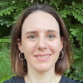 Dr. Jennifer Dunger Dr. Jennifer Dunger